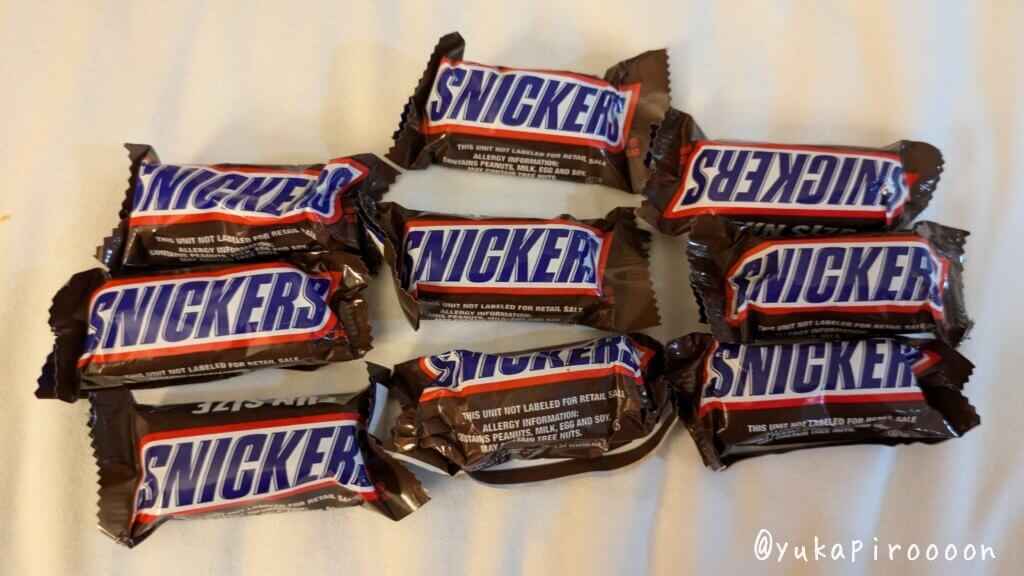 SNICKERS 