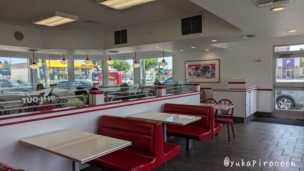 In-N-Out Burgerの店内